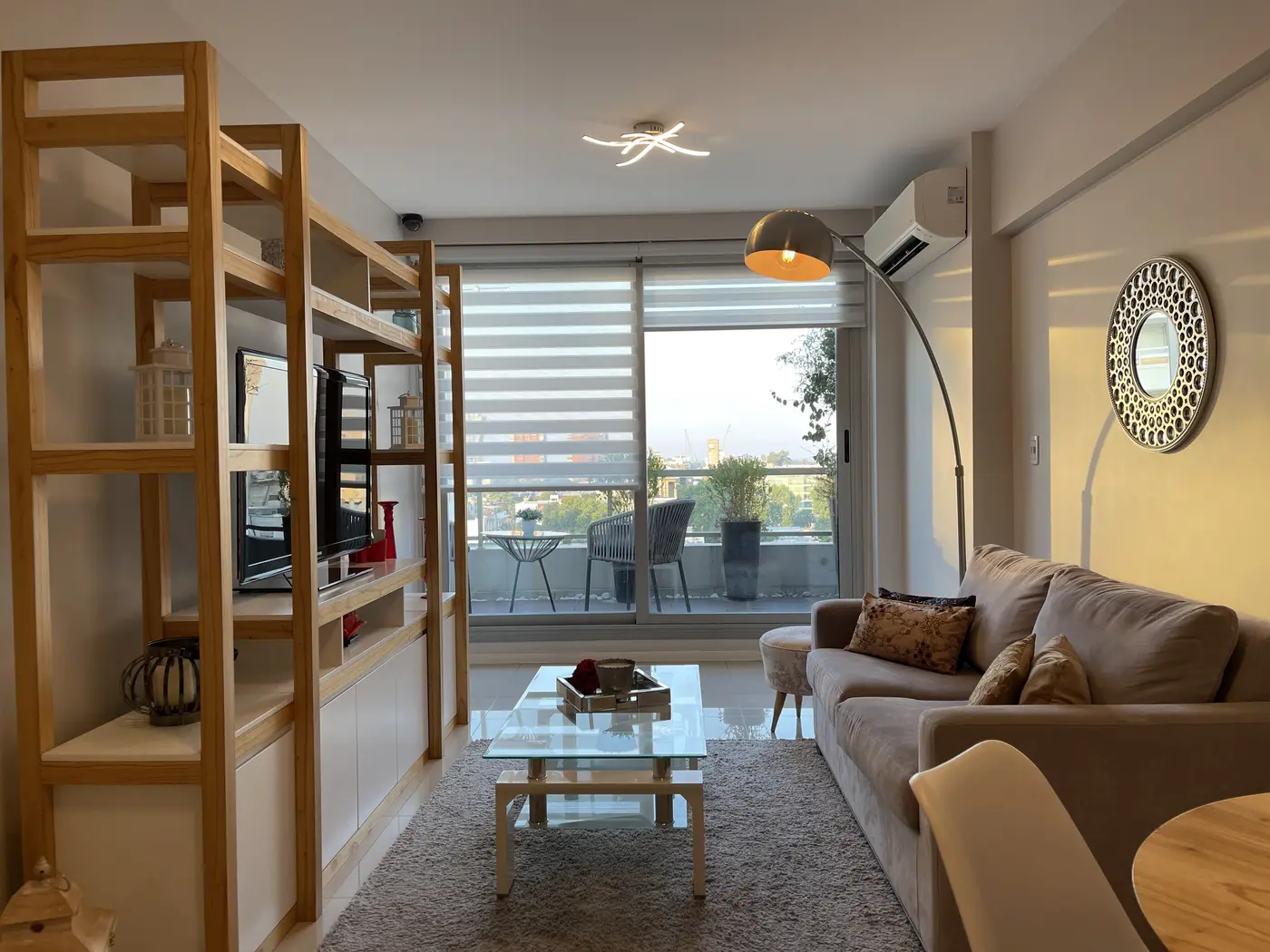 Exclusivo Departamento en Belgrano, sobre Av. del Libertador — 2 ambientes de categoría con balcón y cochera.